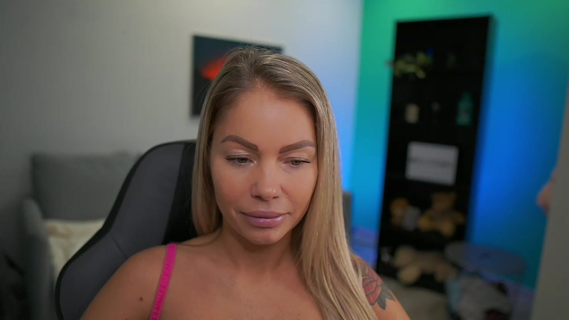 Gallery image thumbnail from MissySlapalot's myfreecams stream on, 12/21/2022, 10:28 image 19 of 20