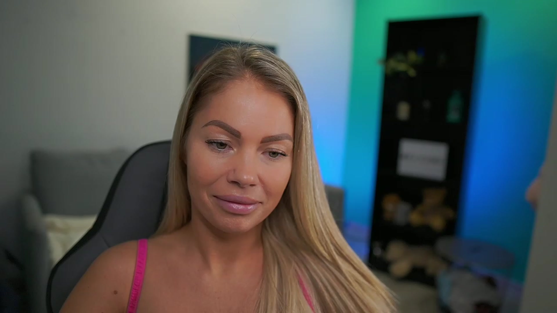 Gallery image thumbnail from MissySlapalot's myfreecams stream on, 12/21/2022, 11:15 image 9 of 20