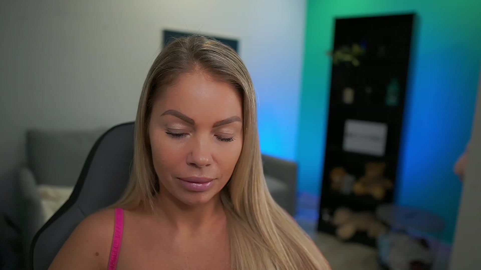Gallery image thumbnail from MissySlapalot's myfreecams stream on, 12/21/2022, 11:15 image 8 of 20
