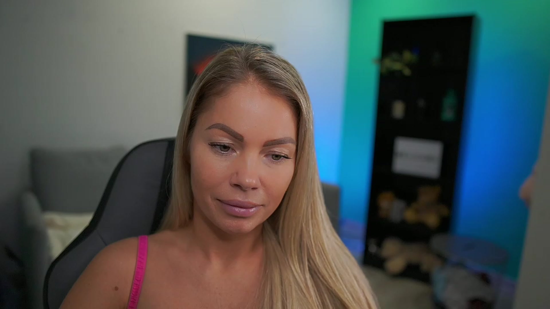 Gallery image thumbnail from MissySlapalot's myfreecams stream on, 12/21/2022, 11:15 image 12 of 20