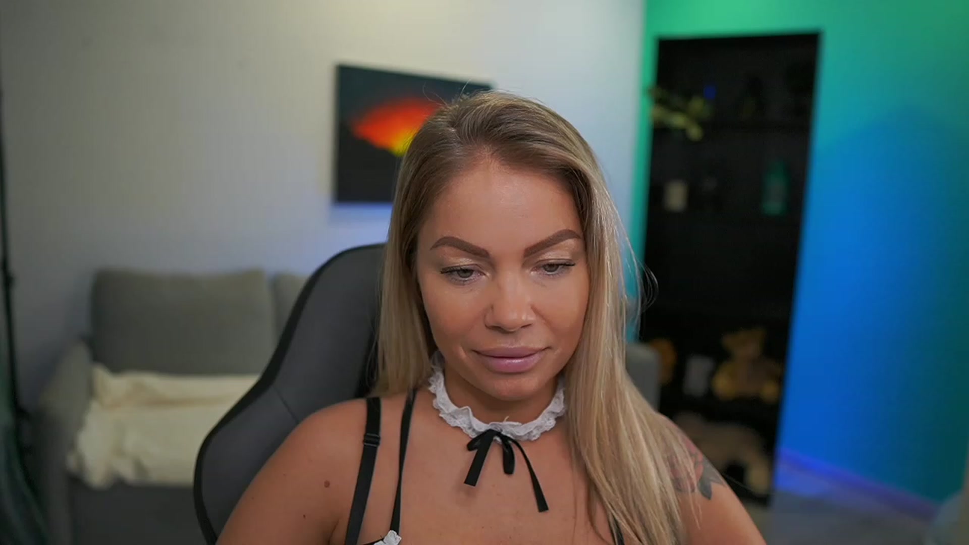 Gallery image thumbnail from MissySlapalot's myfreecams stream on, 01/17/2023, 09:21 image 13 of 20