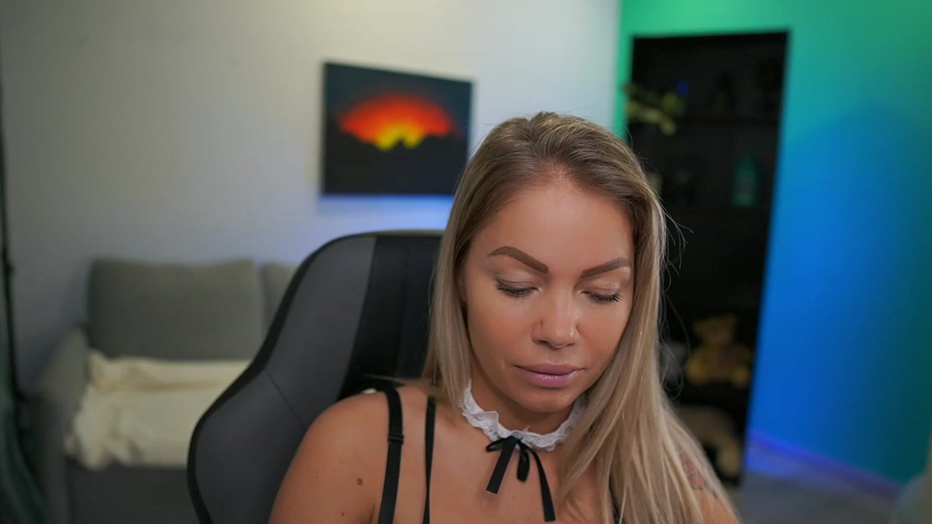 Gallery image thumbnail from MissySlapalot's myfreecams stream on, 01/17/2023, 09:21 image 16 of 20