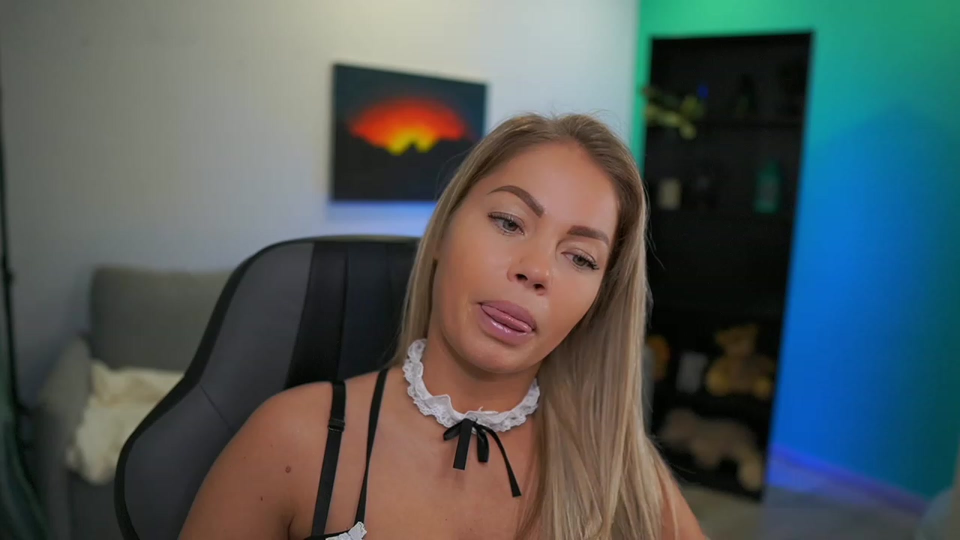Gallery image thumbnail from MissySlapalot's myfreecams stream on, 01/17/2023, 09:21 image 1 of 20