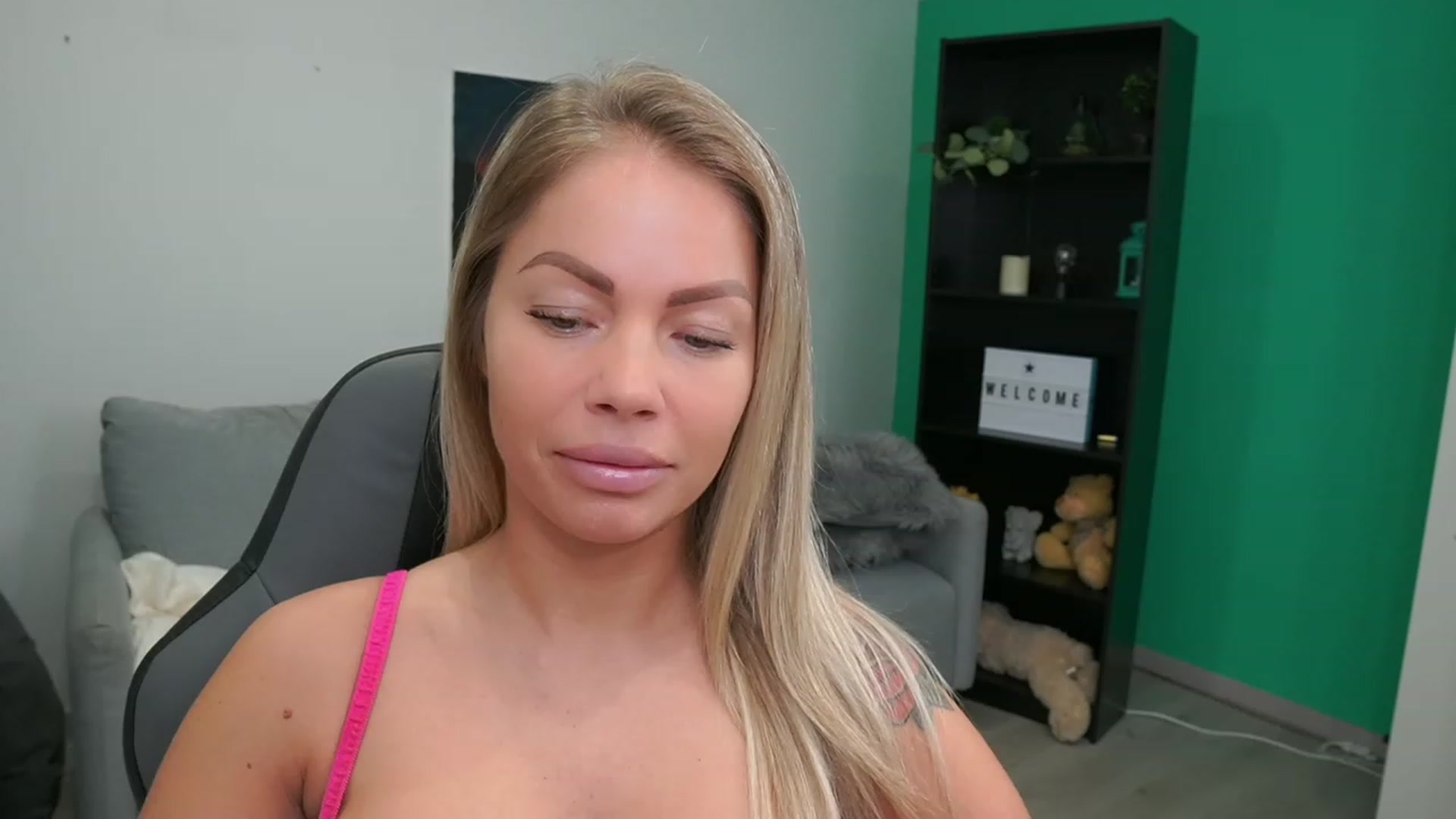 Gallery image thumbnail from MissySlapalot's myfreecams stream on, 02/01/2023, 09:09 image 20 of 20