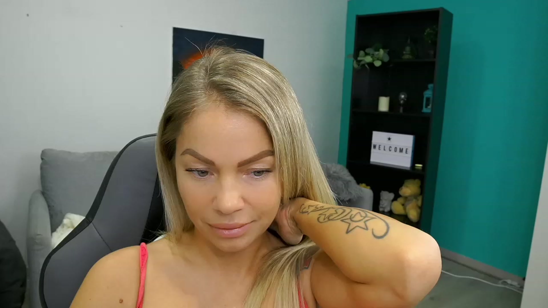Gallery image thumbnail from MissySlapalot's myfreecams stream on, 02/01/2023, 17:49 image 1 of 20