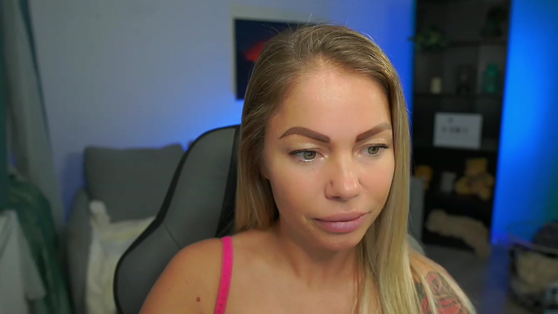 Gallery image thumbnail from MissySlapalot's myfreecams stream on, 02/15/2023, 17:21 image 3 of 20