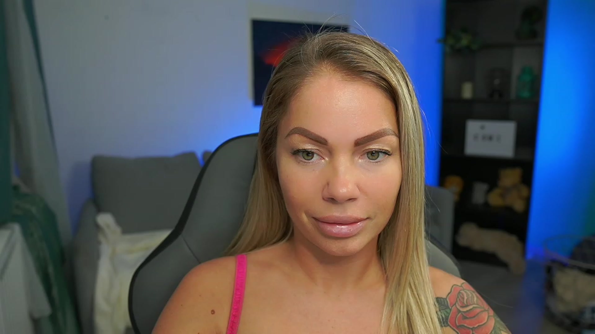 Gallery image thumbnail from MissySlapalot's myfreecams stream on, 02/15/2023, 17:21 image 15 of 20