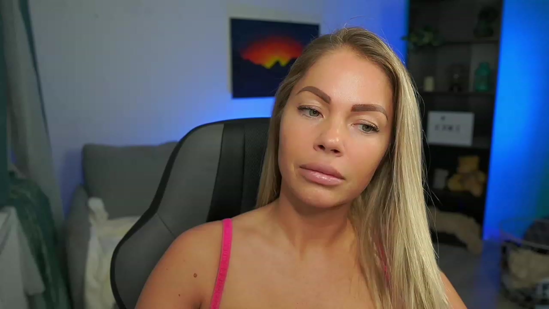 Gallery image thumbnail from MissySlapalot's myfreecams stream on, 02/15/2023, 17:21 image 9 of 20