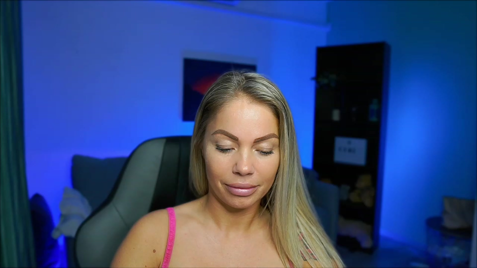 Gallery image thumbnail from MissySlapalot's myfreecams stream on, 02/27/2023, 14:03 image 4 of 20