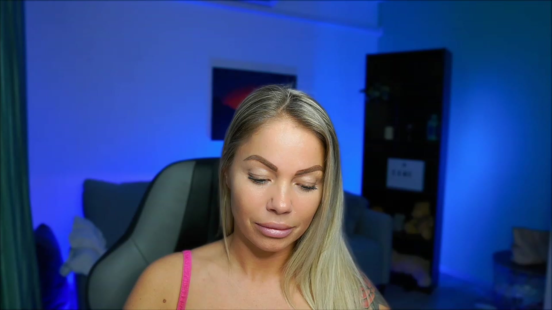 Gallery image thumbnail from MissySlapalot's myfreecams stream on, 02/27/2023, 14:03 image 10 of 20