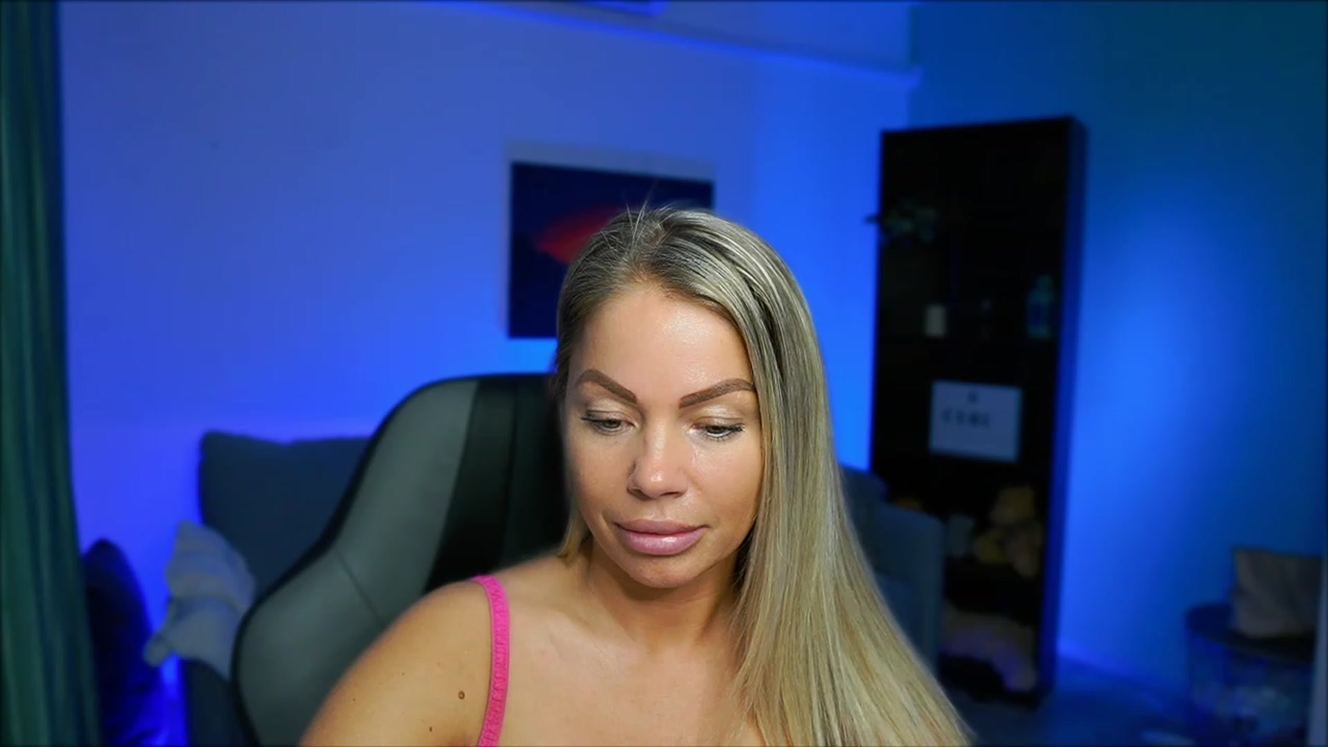 Gallery image thumbnail from MissySlapalot's myfreecams stream on, 02/27/2023, 14:03 image 15 of 20