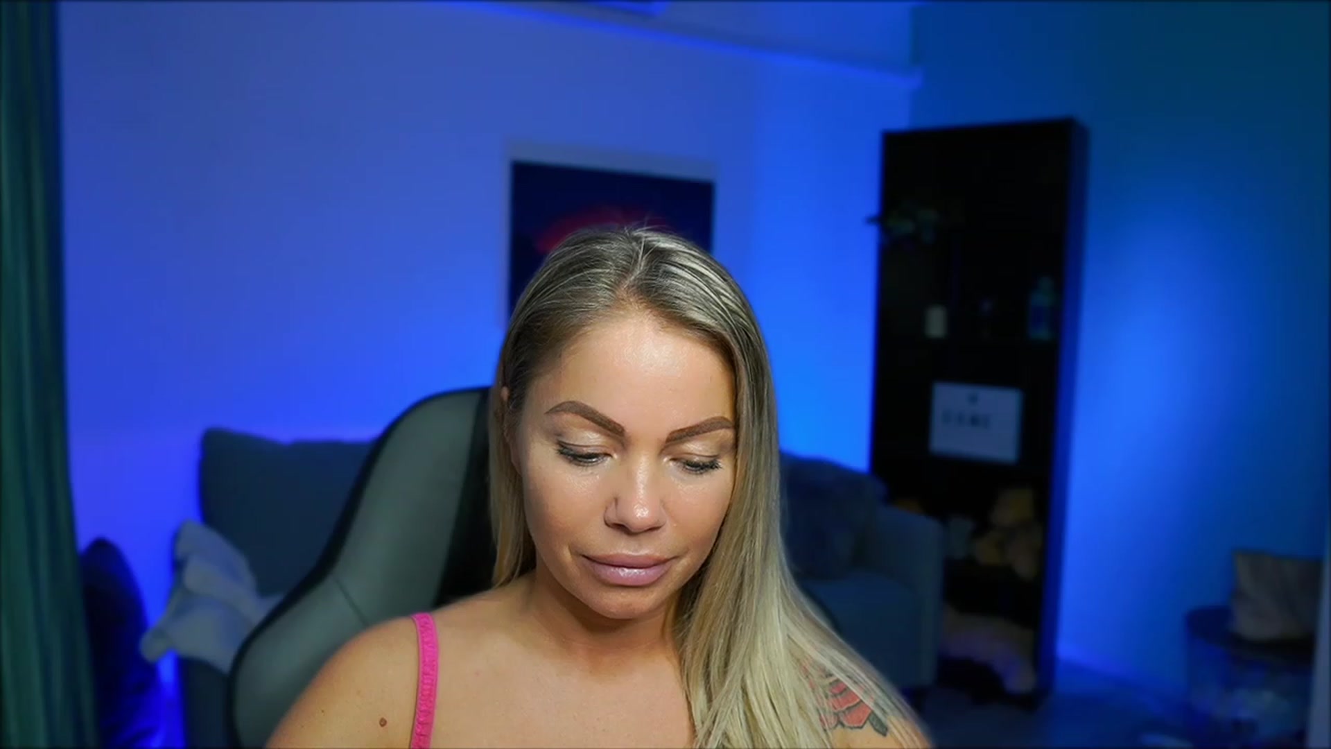 Gallery image thumbnail from MissySlapalot's myfreecams stream on, 02/27/2023, 16:54 image 15 of 20
