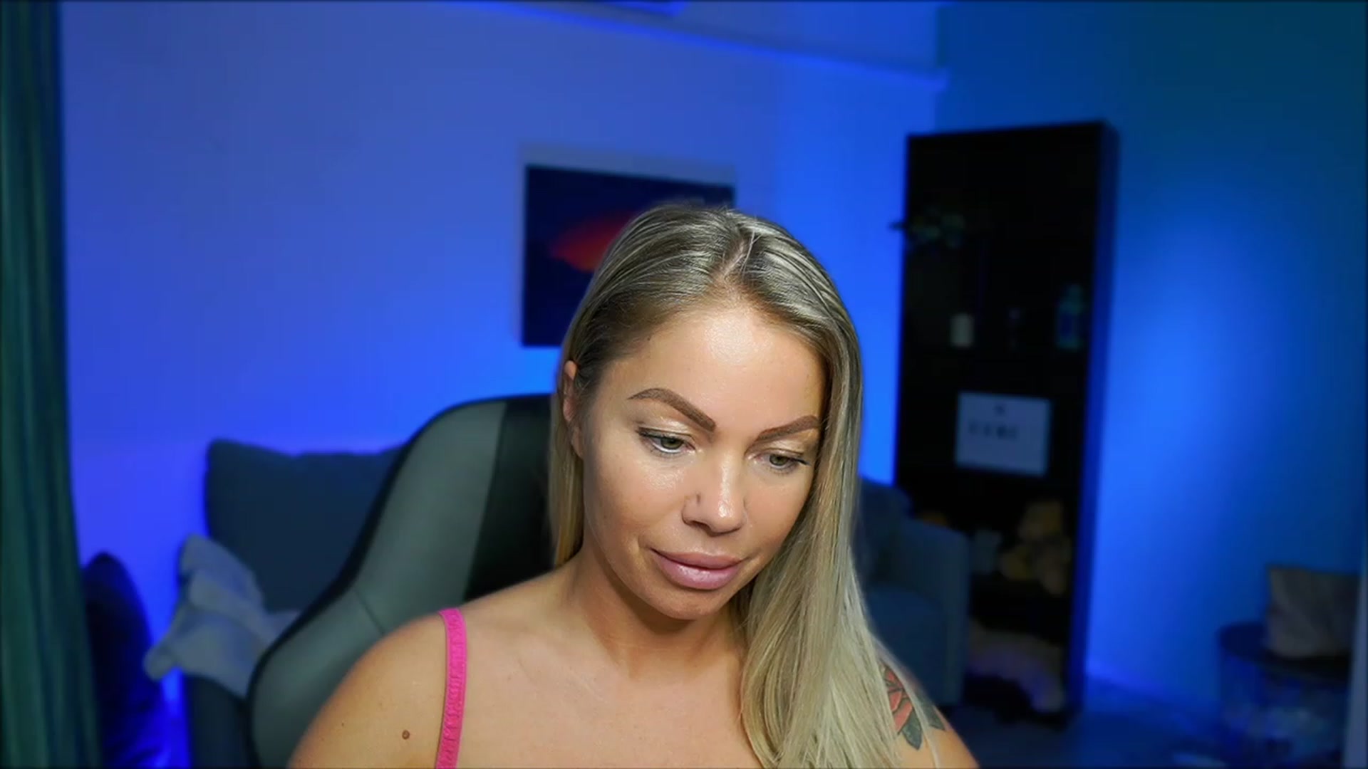 Gallery image thumbnail from MissySlapalot's myfreecams stream on, 02/27/2023, 16:54 image 14 of 20