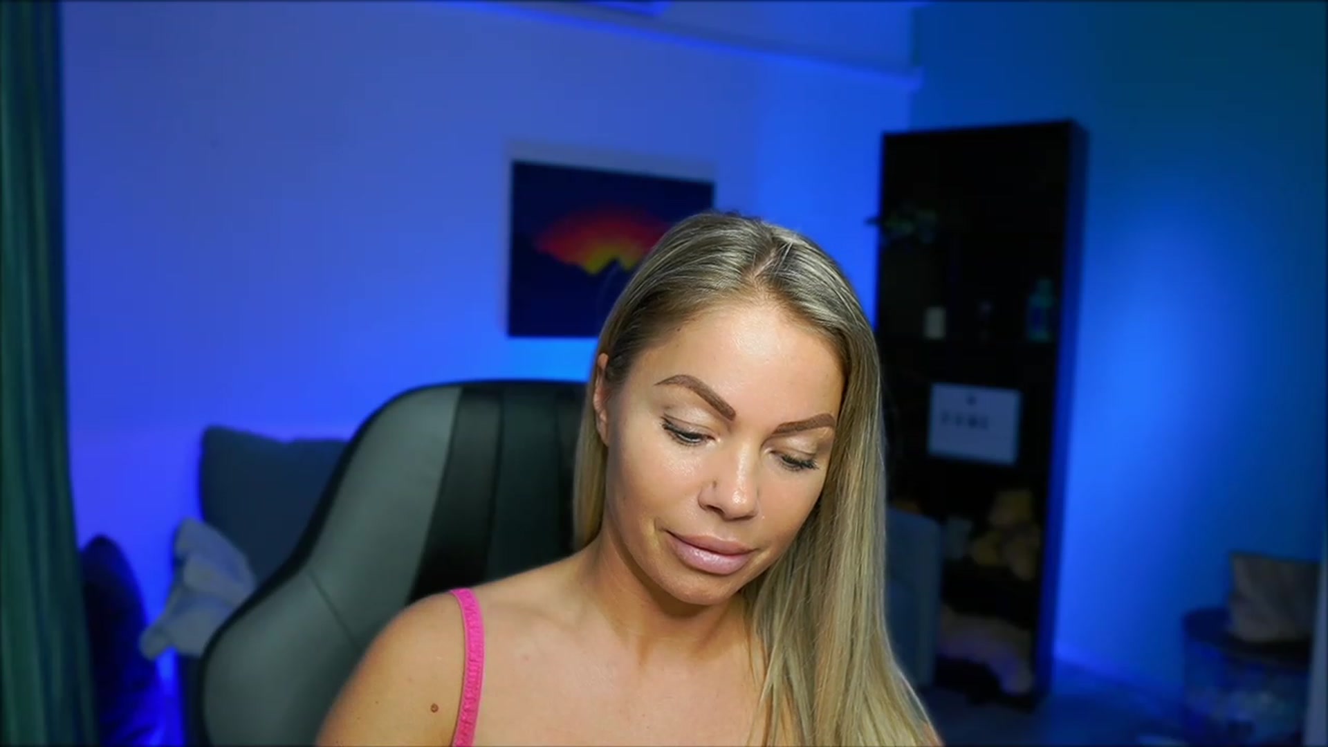 Gallery image thumbnail from MissySlapalot's myfreecams stream on, 02/27/2023, 17:13 image 10 of 20