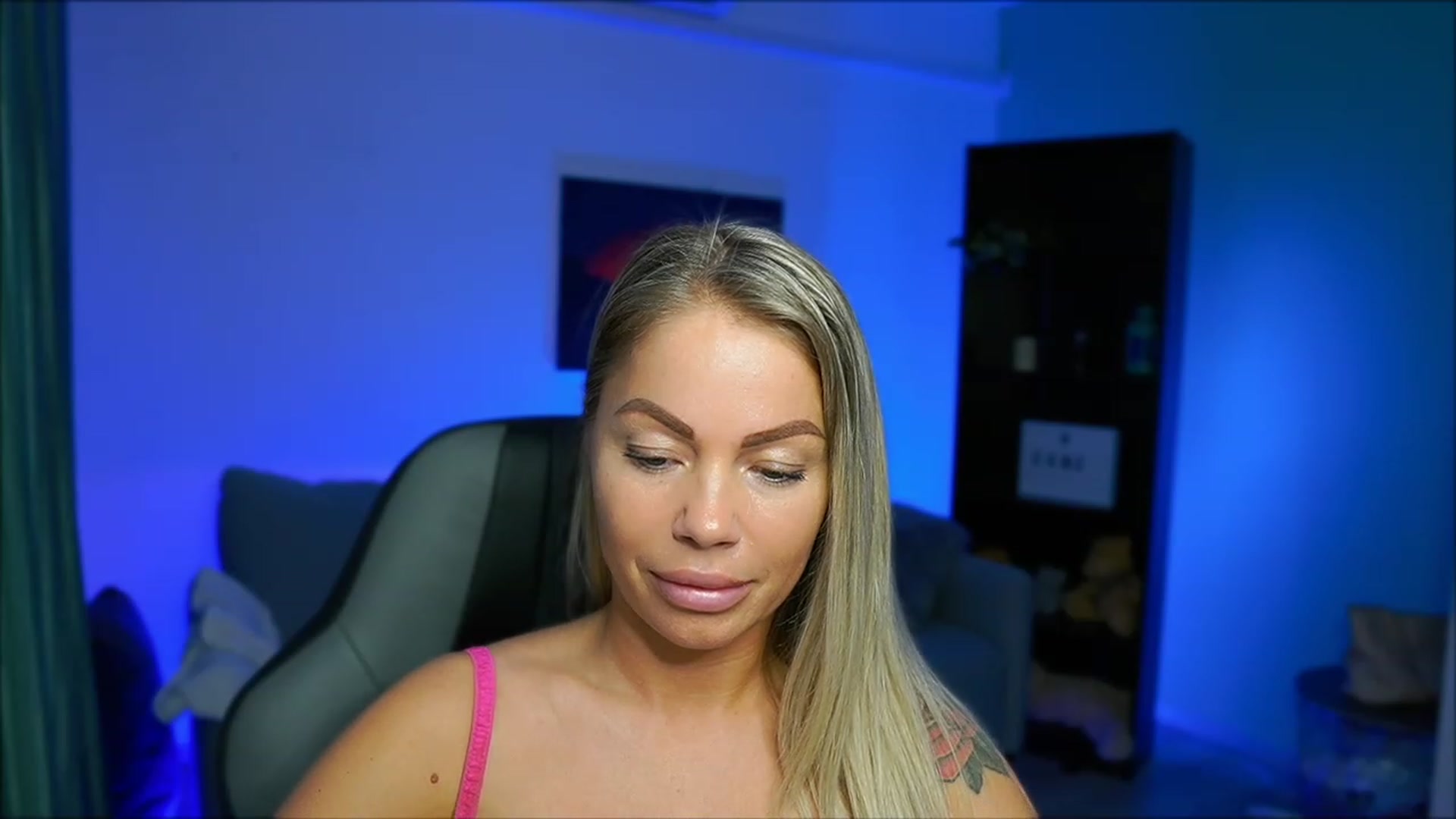 Gallery image thumbnail from MissySlapalot's myfreecams stream on, 02/27/2023, 17:13 image 12 of 20