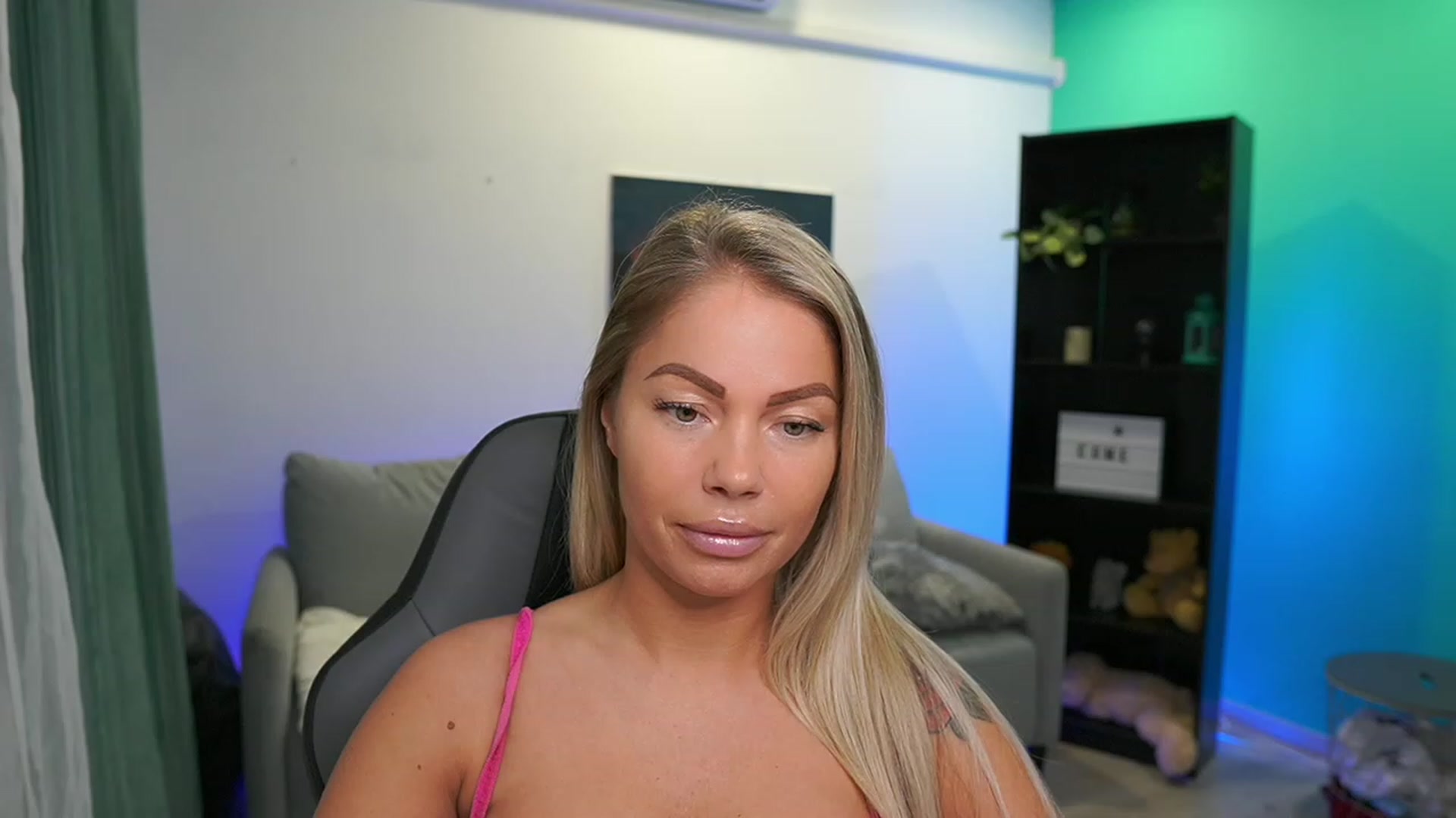 Gallery image thumbnail from MissySlapalot's myfreecams stream on, 03/07/2023, 11:36 image 17 of 20