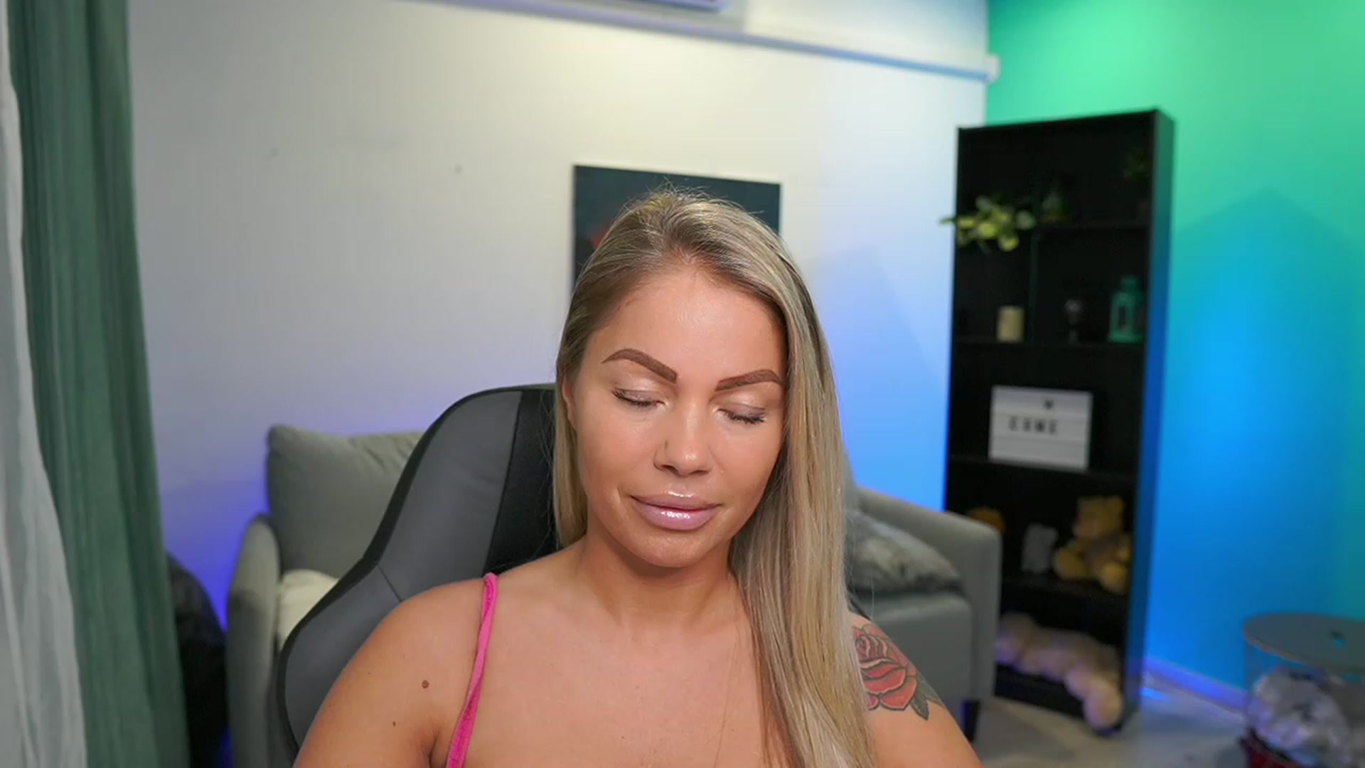 Gallery image thumbnail from MissySlapalot's myfreecams stream on, 03/07/2023, 11:36 image 18 of 20
