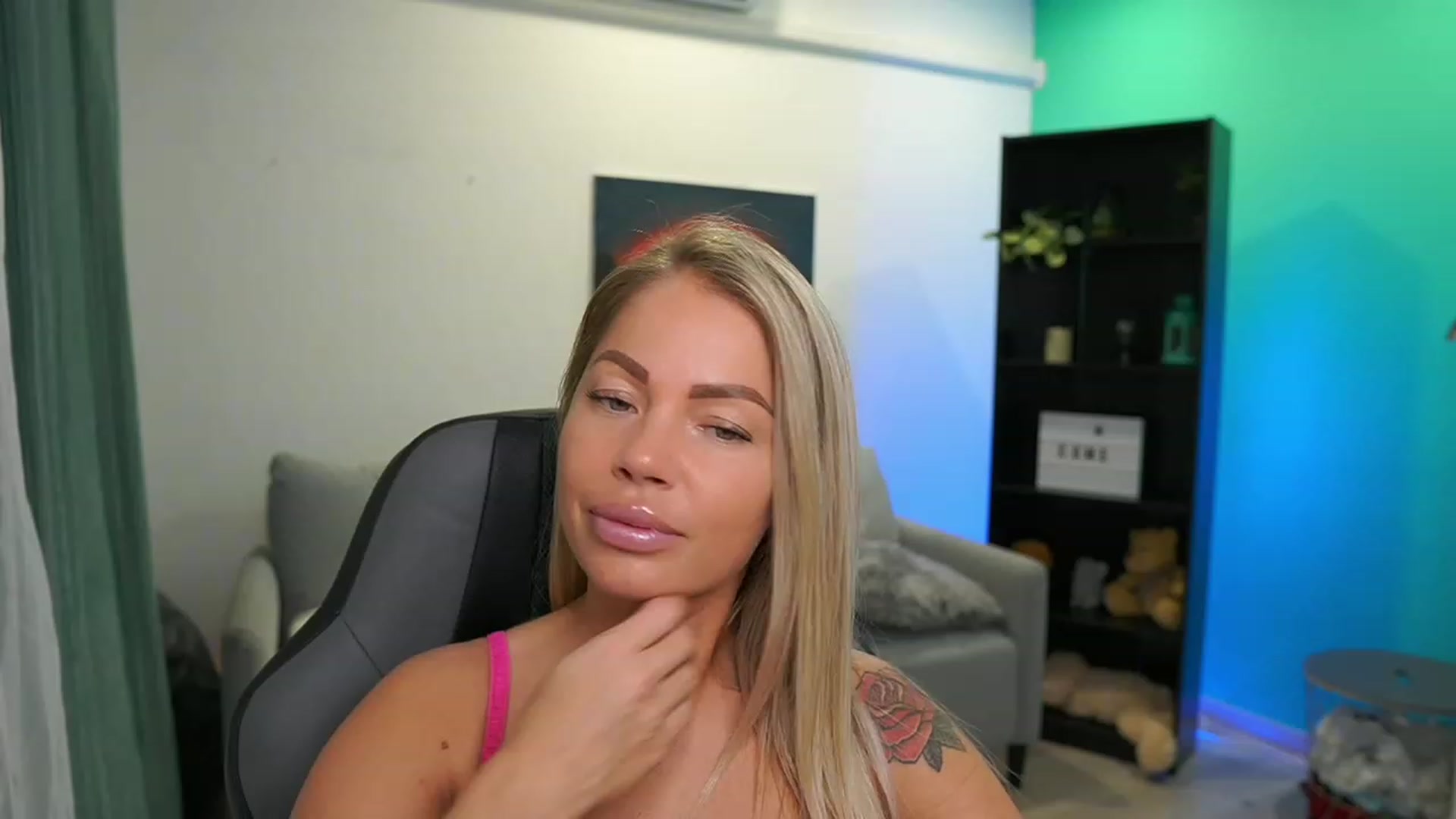 Gallery image thumbnail from MissySlapalot's myfreecams stream on, 03/07/2023, 16:05 image 4 of 20