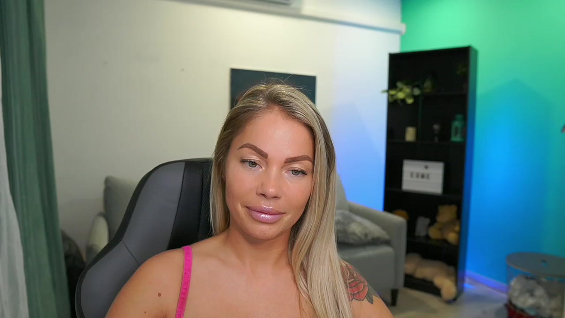 Gallery image thumbnail from MissySlapalot's myfreecams stream on, 03/07/2023, 17:37 image 7 of 20