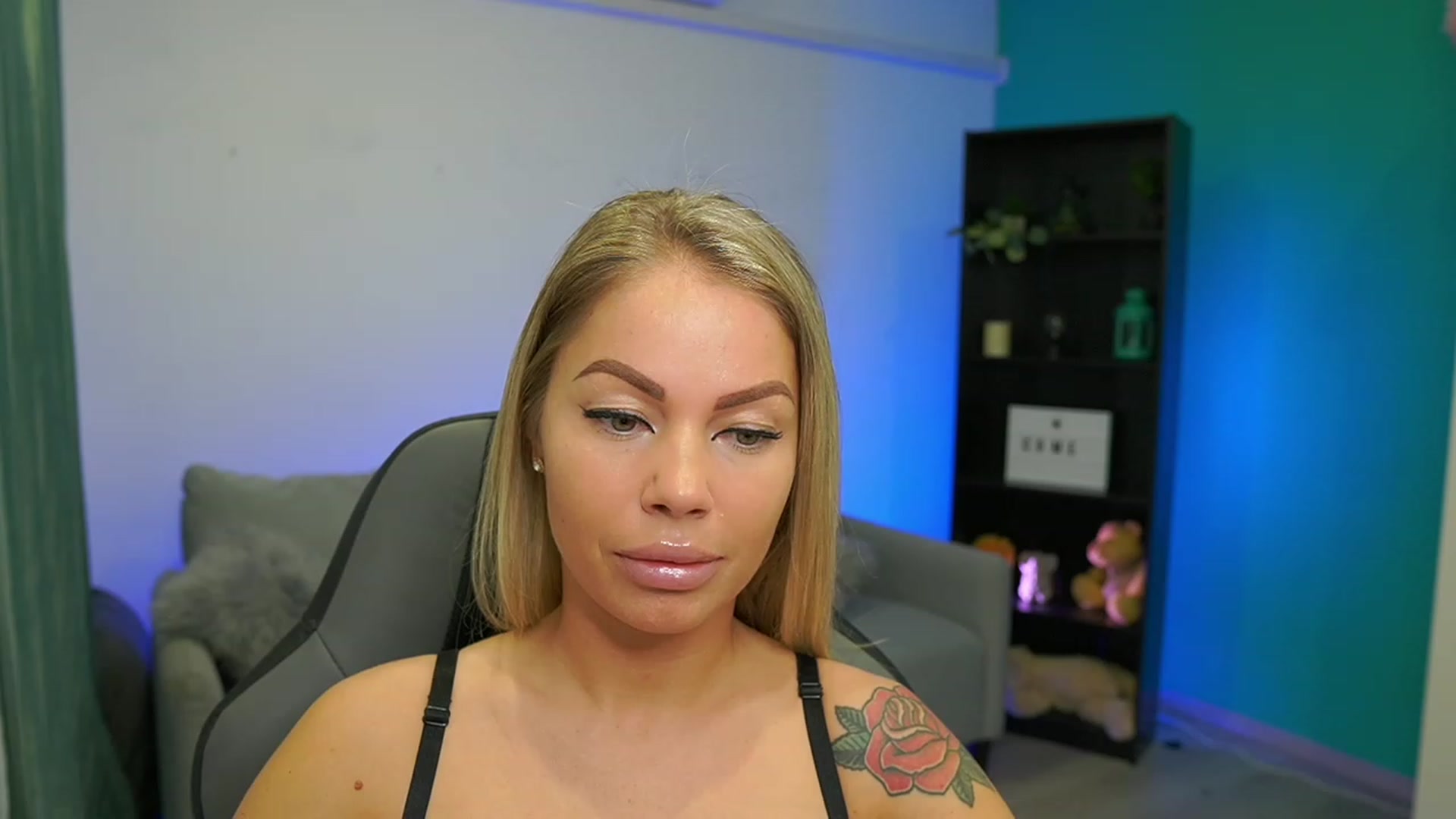 Gallery image thumbnail from MissySlapalot's myfreecams stream on, 03/14/2023, 11:19 image 10 of 20