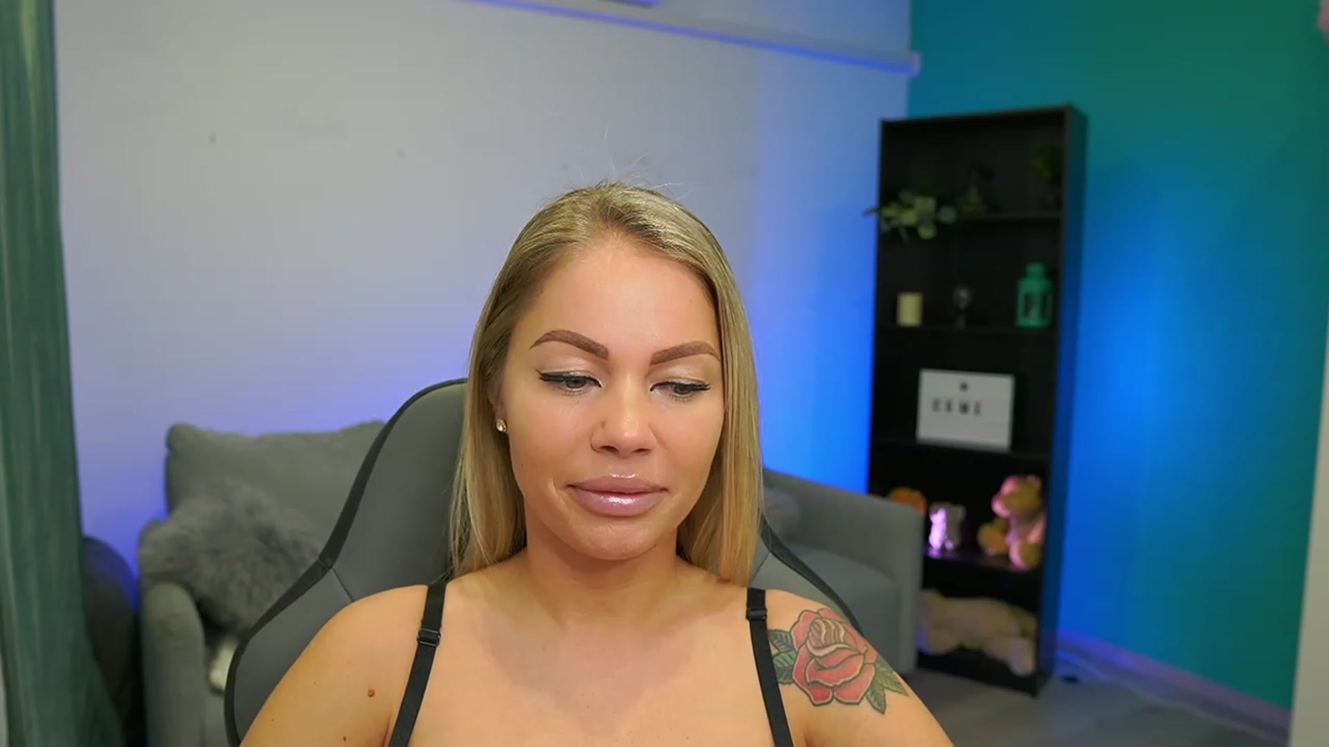 Gallery image thumbnail from MissySlapalot's myfreecams stream on, 03/14/2023, 11:19 image 8 of 20