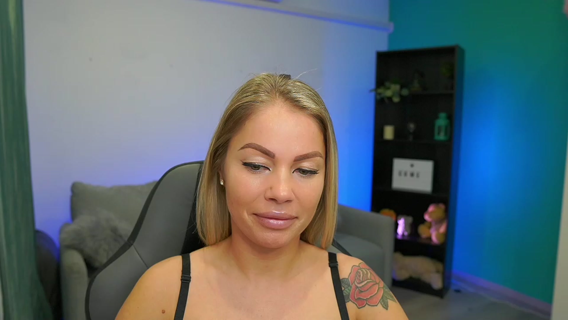 Gallery image thumbnail from MissySlapalot's myfreecams stream on, 03/14/2023, 12:37 image 7 of 20