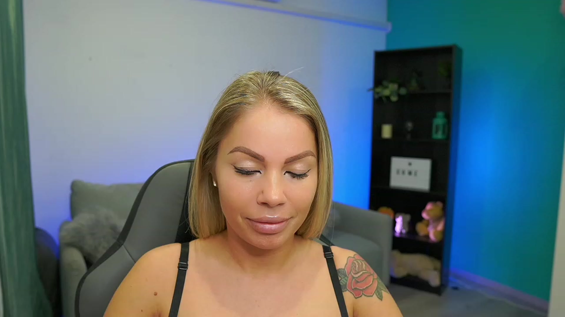 Gallery image thumbnail from MissySlapalot's myfreecams stream on, 03/14/2023, 12:37 image 6 of 20