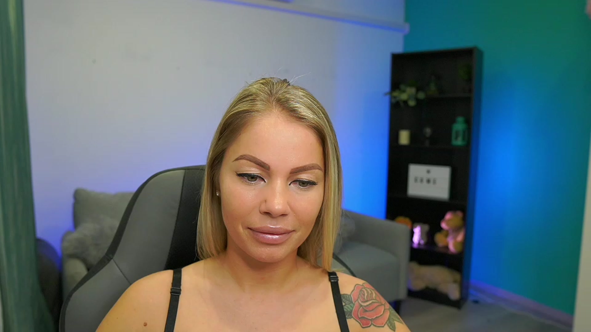 Gallery image thumbnail from MissySlapalot's myfreecams stream on, 03/14/2023, 12:37 image 12 of 20