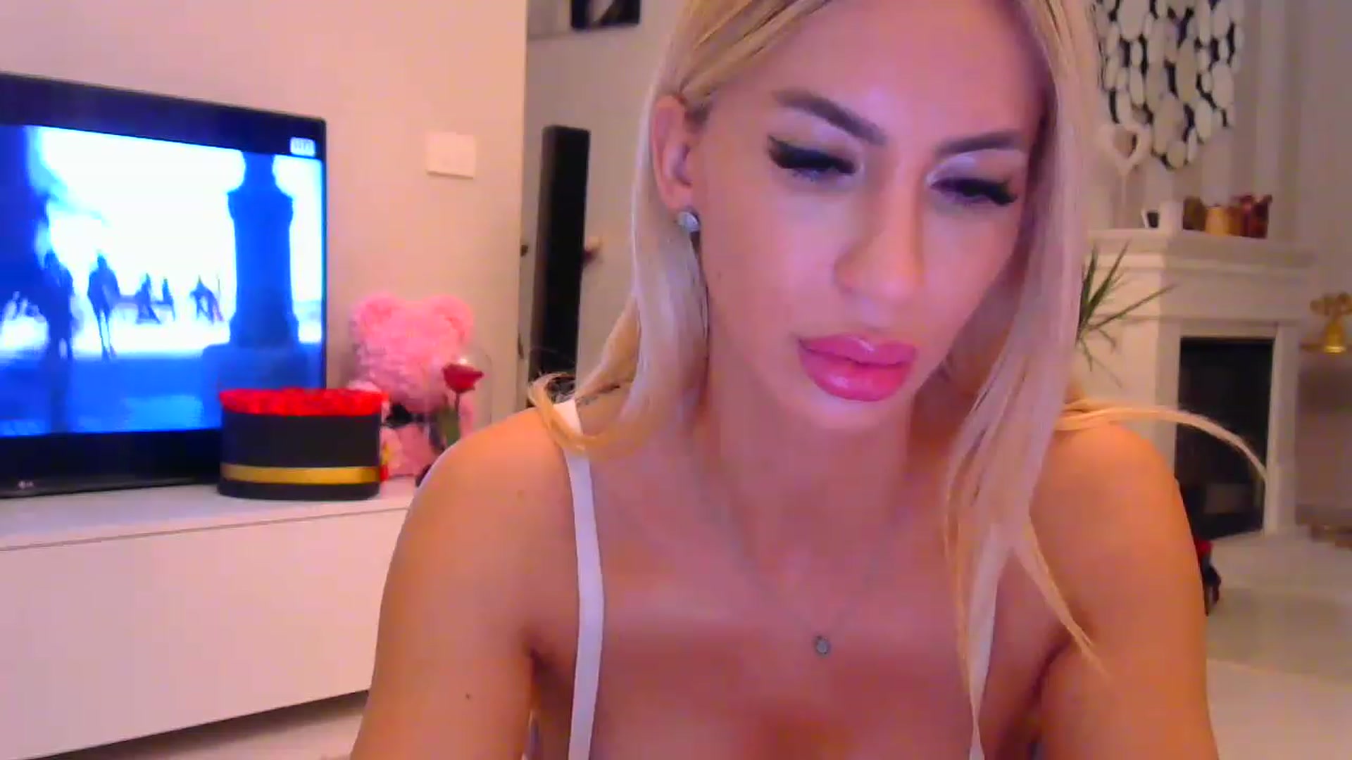 Gallery image thumbnail from Missy_alena's myfreecams stream on, 11/14/2022, 23:56 image 19 of 20