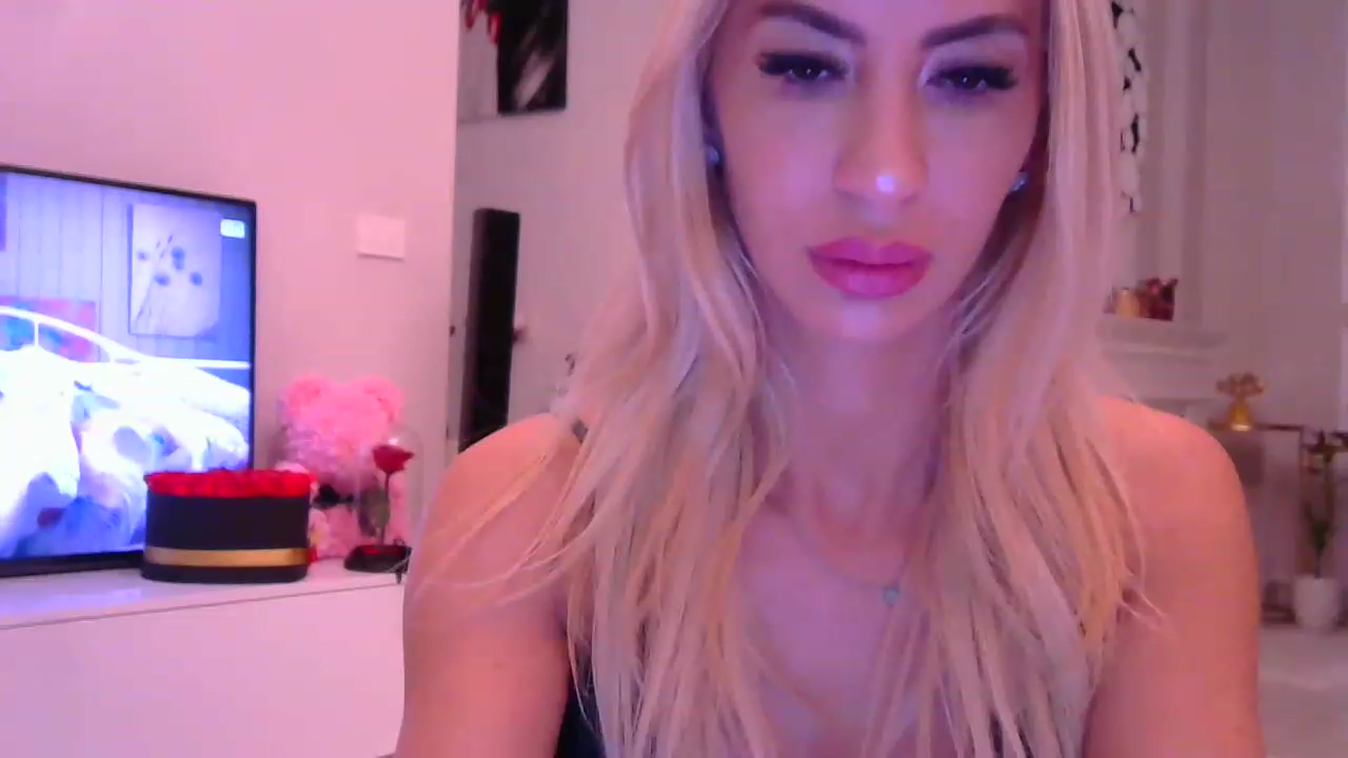 Gallery image thumbnail from Missy_alena's myfreecams stream on, 11/15/2022, 23:06 image 8 of 20