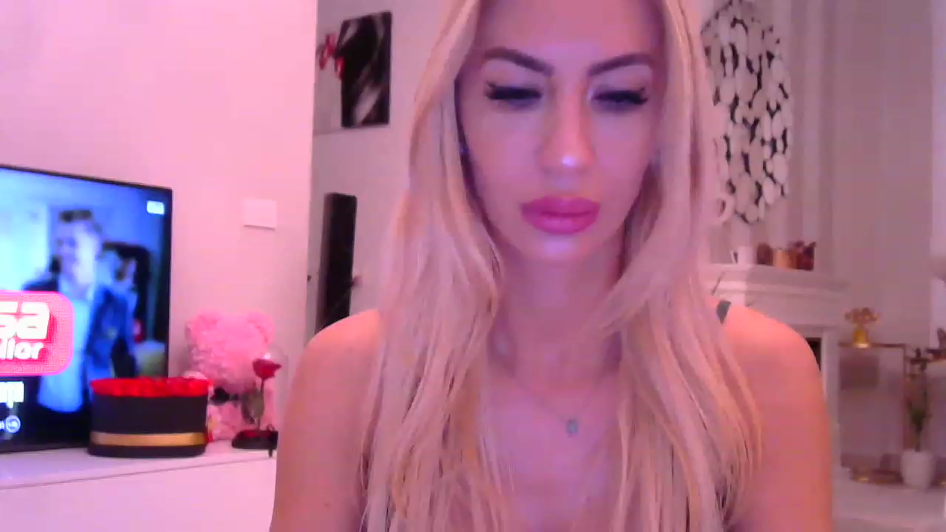 Gallery image thumbnail from Missy_alena's myfreecams stream on, 11/15/2022, 23:06 image 1 of 20