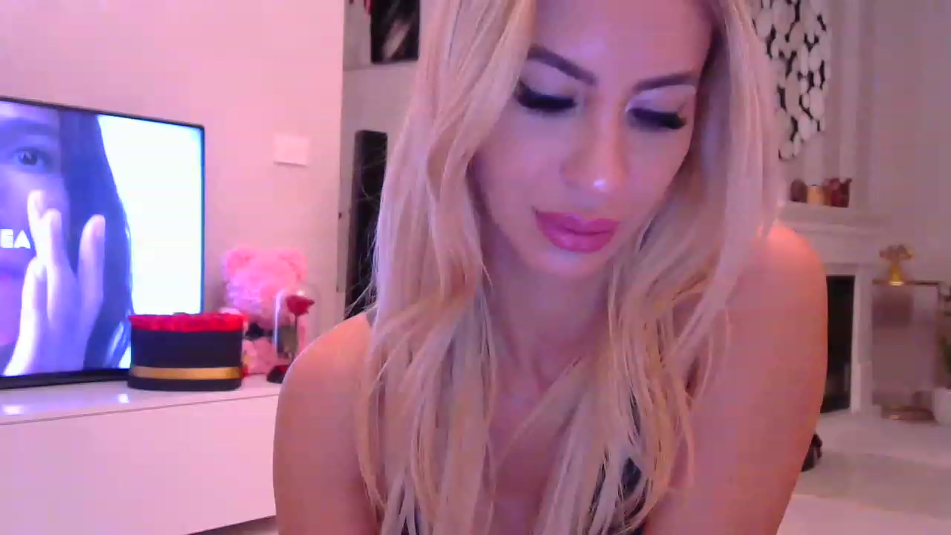 Gallery image thumbnail from Missy_alena's myfreecams stream on, 11/16/2022, 24:00 image 11 of 20