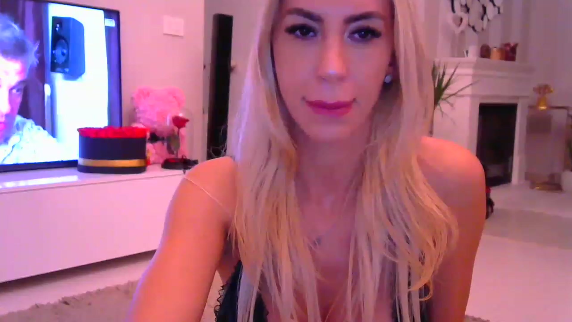 Gallery image thumbnail from Missy_alena's myfreecams stream on, 11/16/2022, 02:02 image 3 of 20