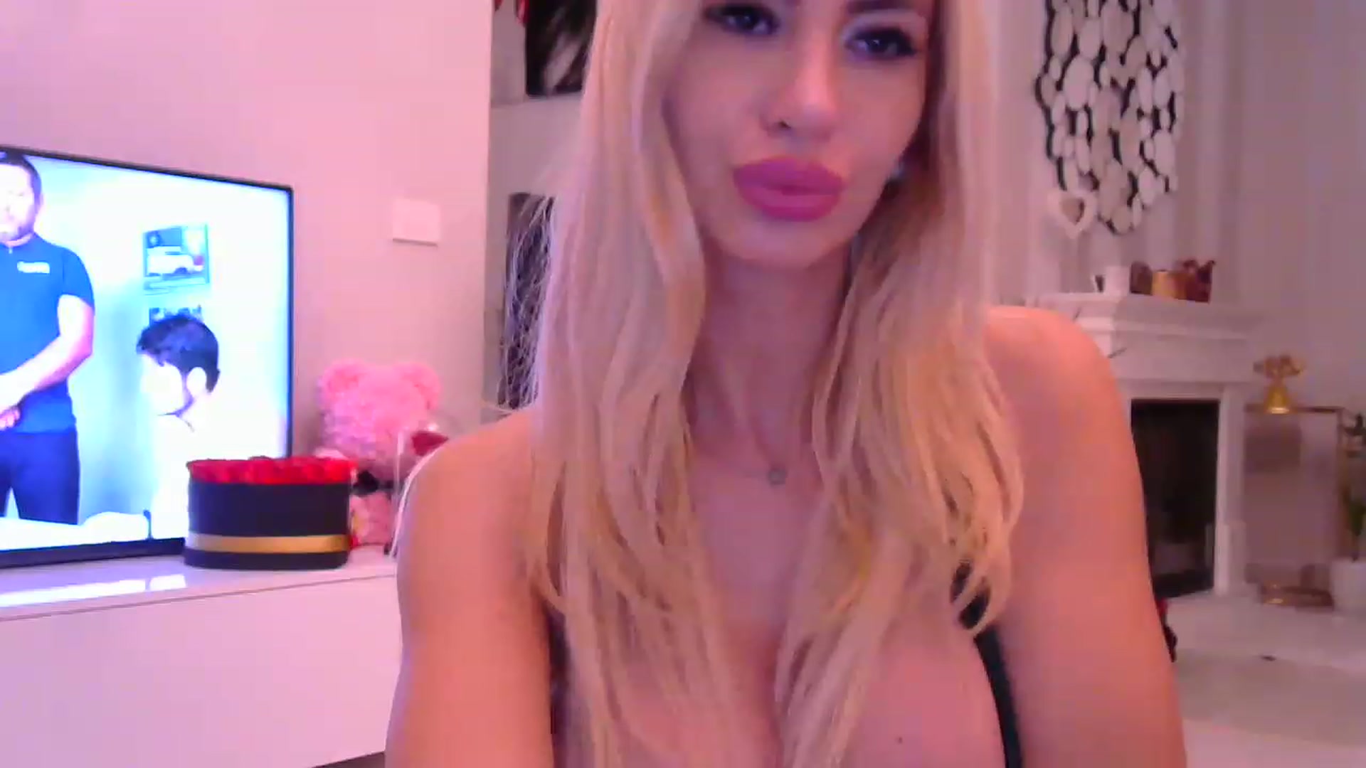 Gallery image thumbnail from Missy_alena's myfreecams stream on, 11/16/2022, 02:02 image 10 of 20