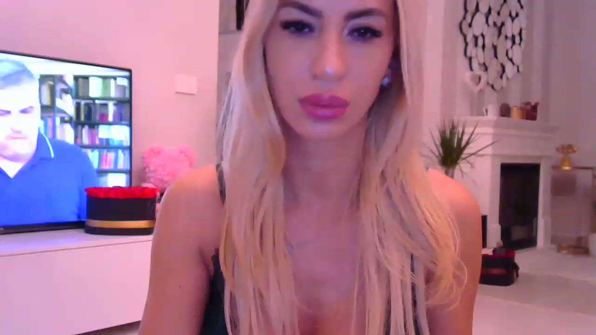 Gallery image thumbnail from Missy_alena's myfreecams stream on, 11/16/2022, 02:02 image 4 of 20