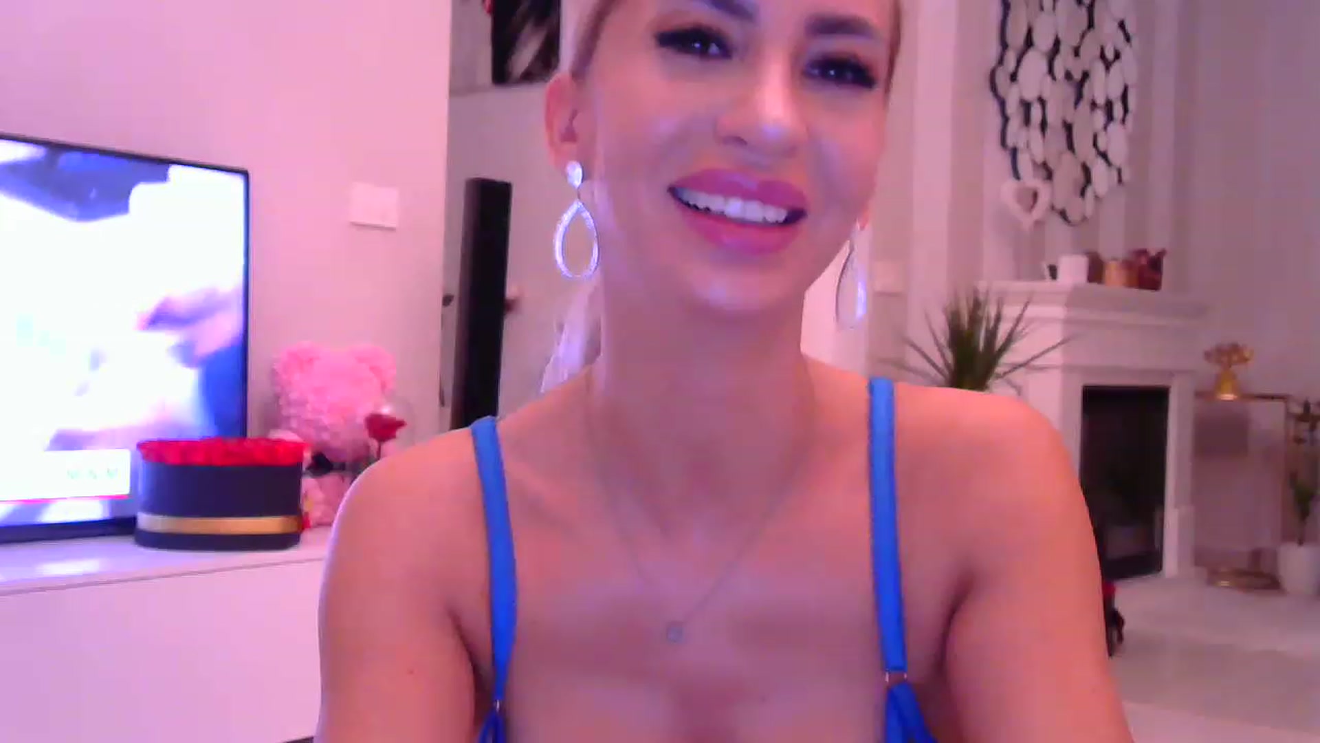 Gallery image thumbnail from Missy_alena's myfreecams stream on, 11/16/2022, 21:46 image 19 of 20