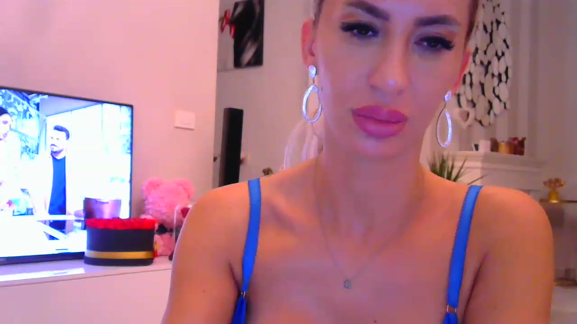 Gallery image thumbnail from Missy_alena's myfreecams stream on, 11/17/2022, 02:49 image 10 of 20