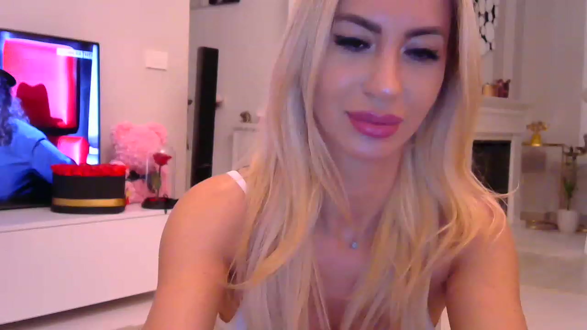 Gallery image thumbnail from Missy_alena's myfreecams stream on, 11/18/2022, 21:58 image 2 of 20