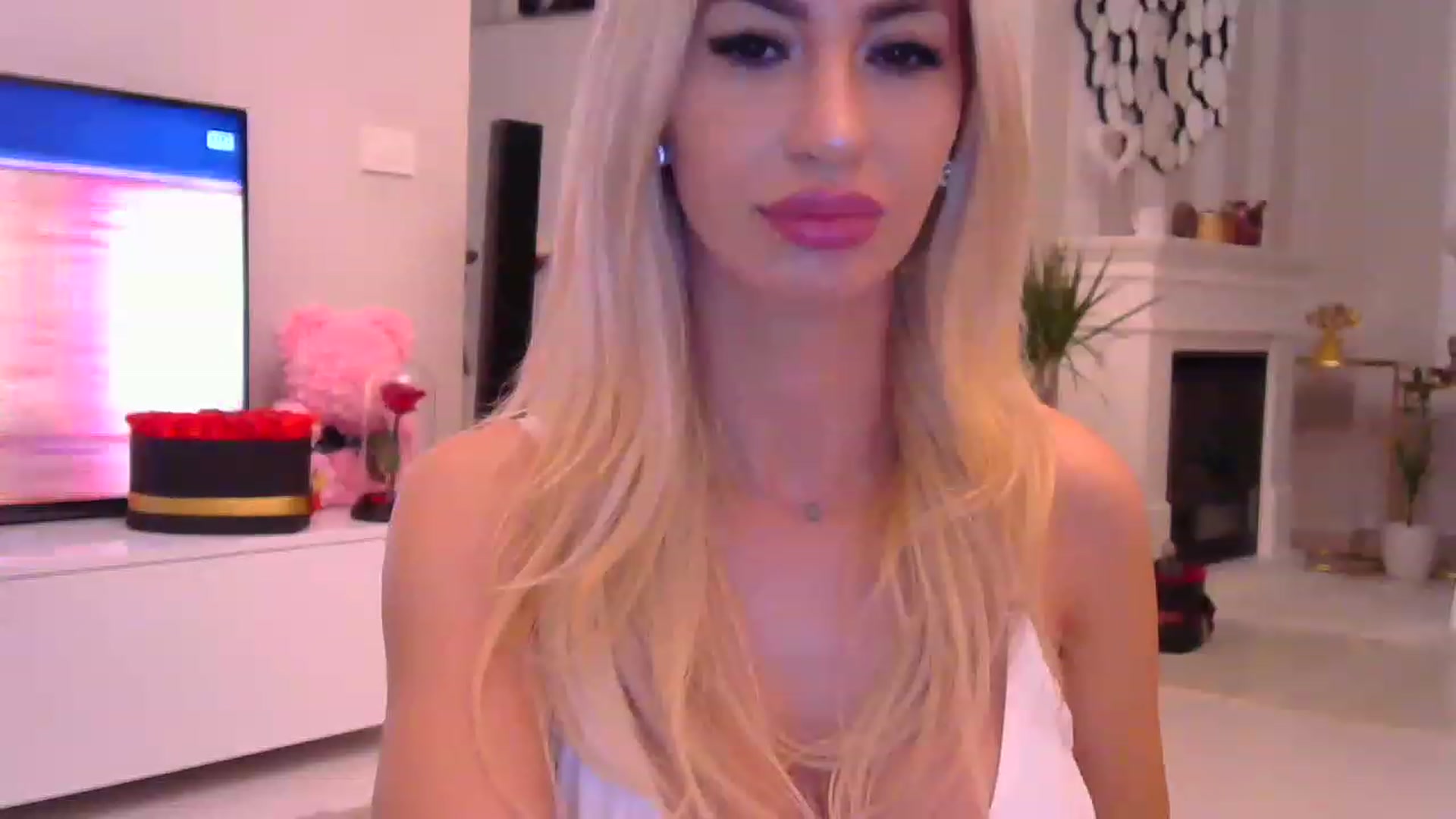 Gallery image thumbnail from Missy_alena's myfreecams stream on, 11/18/2022, 21:58 image 8 of 20