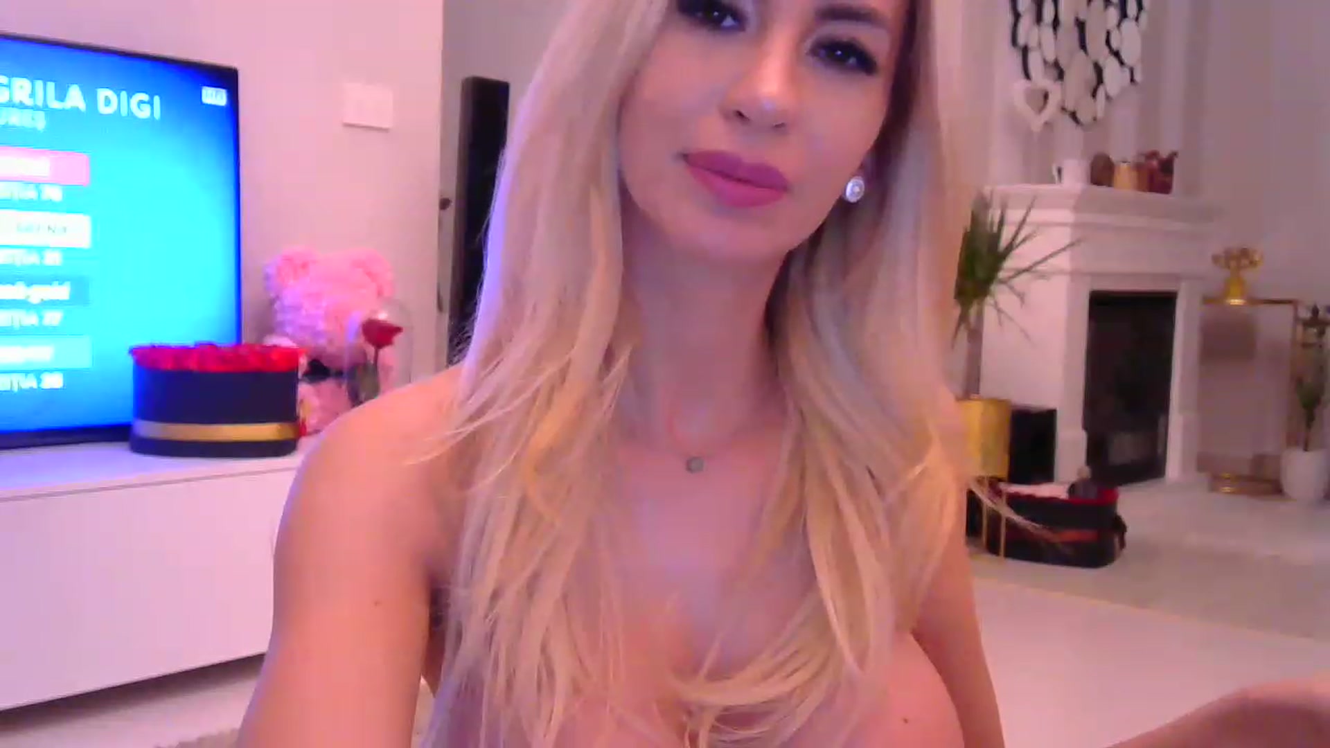 Gallery image thumbnail from Missy_alena's myfreecams stream on, 11/18/2022, 23:15 image 16 of 20