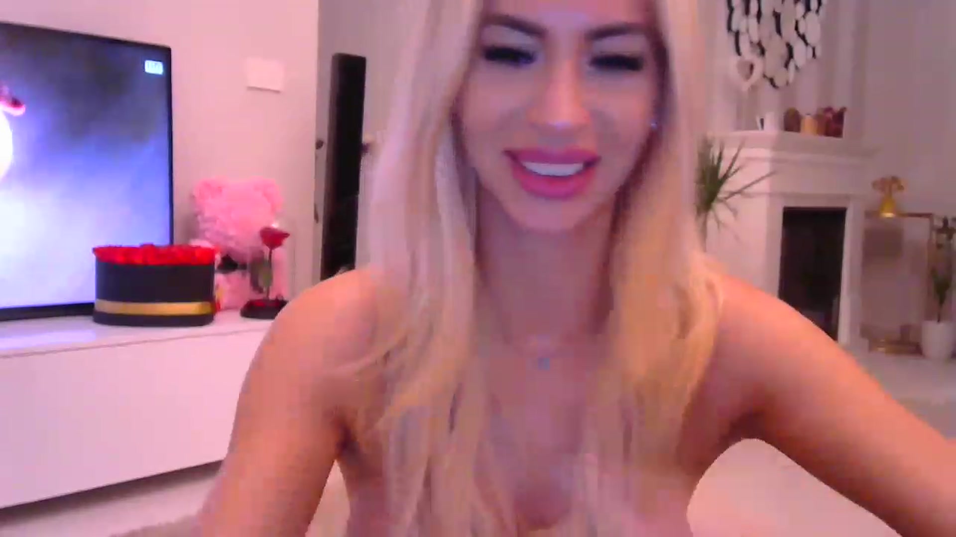 Gallery image thumbnail from Missy_alena's myfreecams stream on, 11/18/2022, 23:15 image 19 of 20