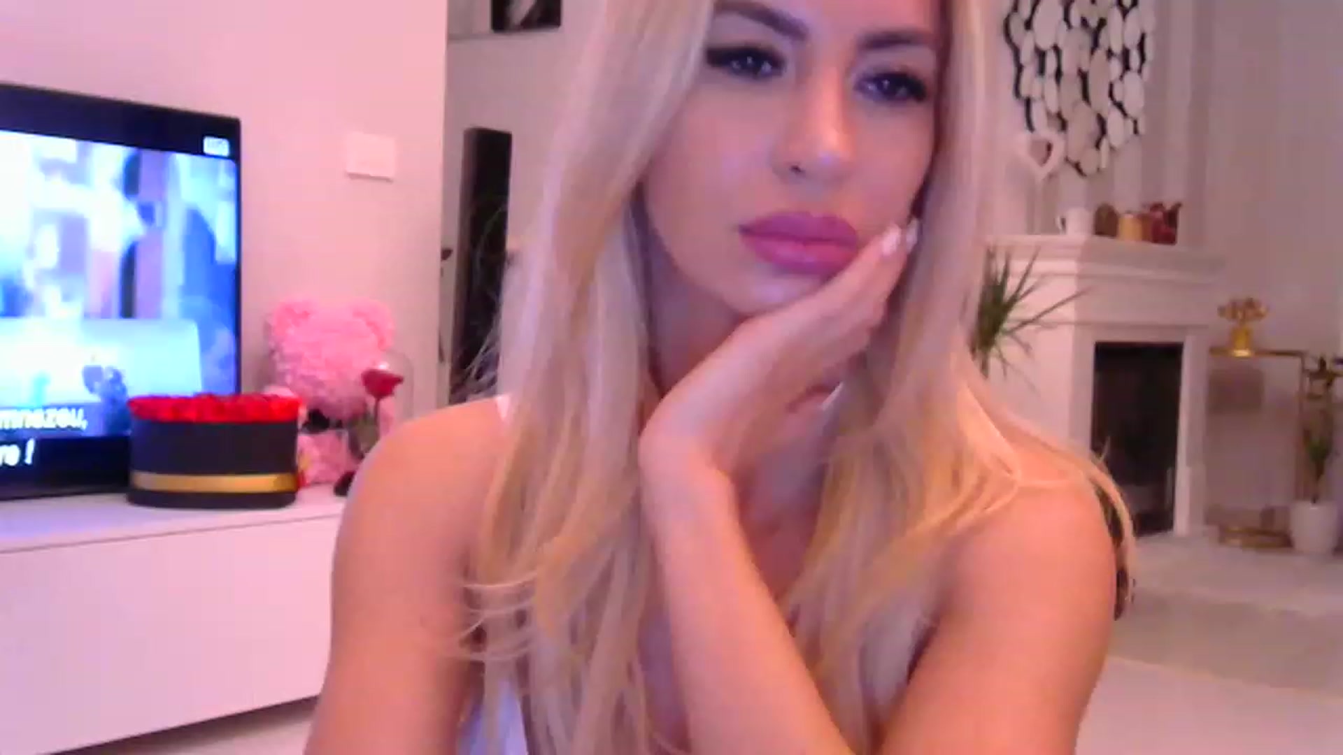 Gallery image thumbnail from Missy_alena's myfreecams stream on, 11/18/2022, 23:15 image 1 of 20