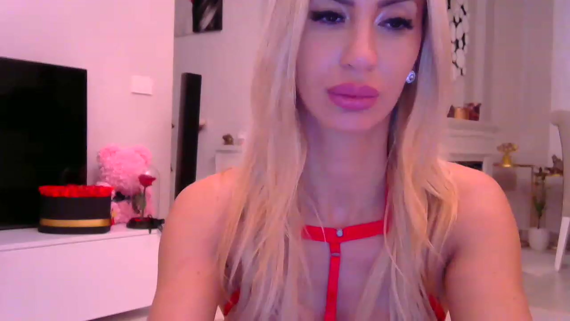 Gallery image thumbnail from Missy_alena's myfreecams stream on, 11/20/2022, 02:49 image 4 of 20