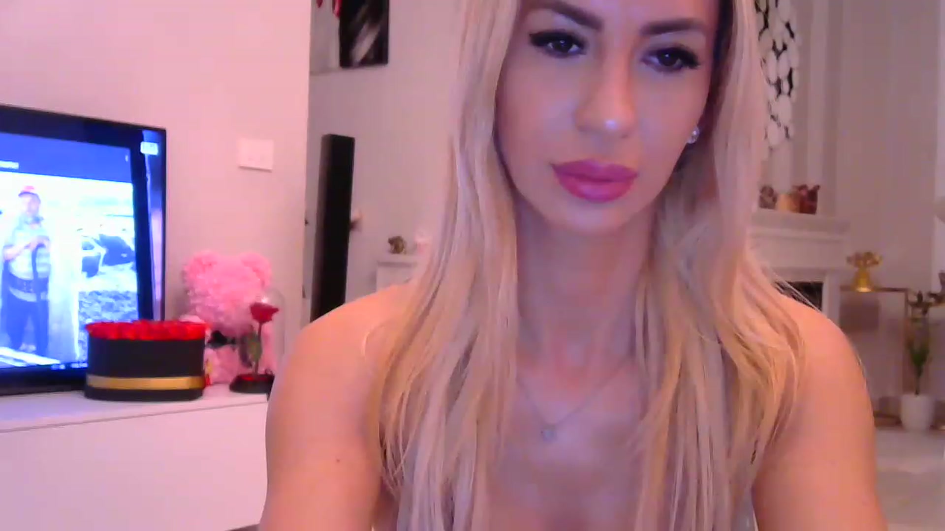 Gallery image thumbnail from Missy_alena's myfreecams stream on, 11/22/2022, 24:23 image 8 of 20