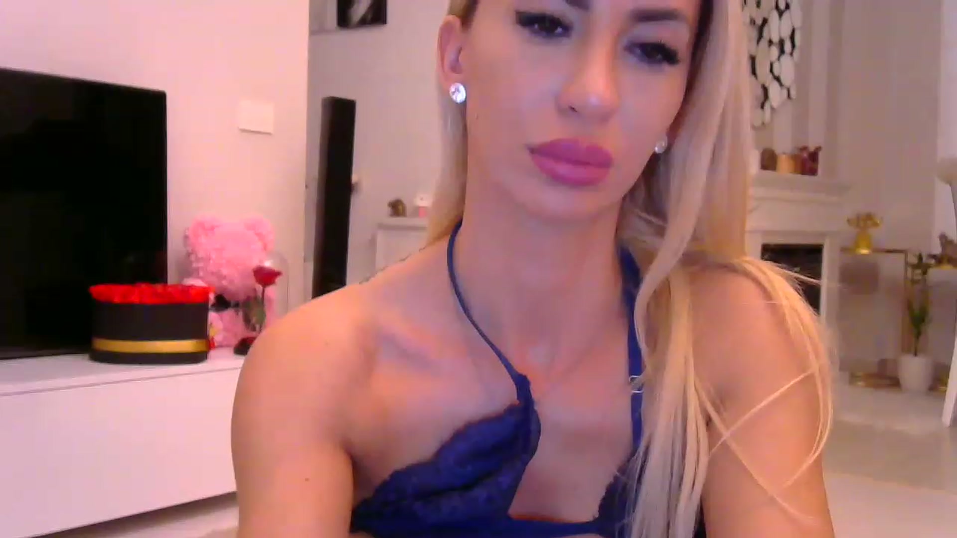 Gallery image thumbnail from Missy_alena's myfreecams stream on, 11/22/2022, 03:03 image 19 of 20