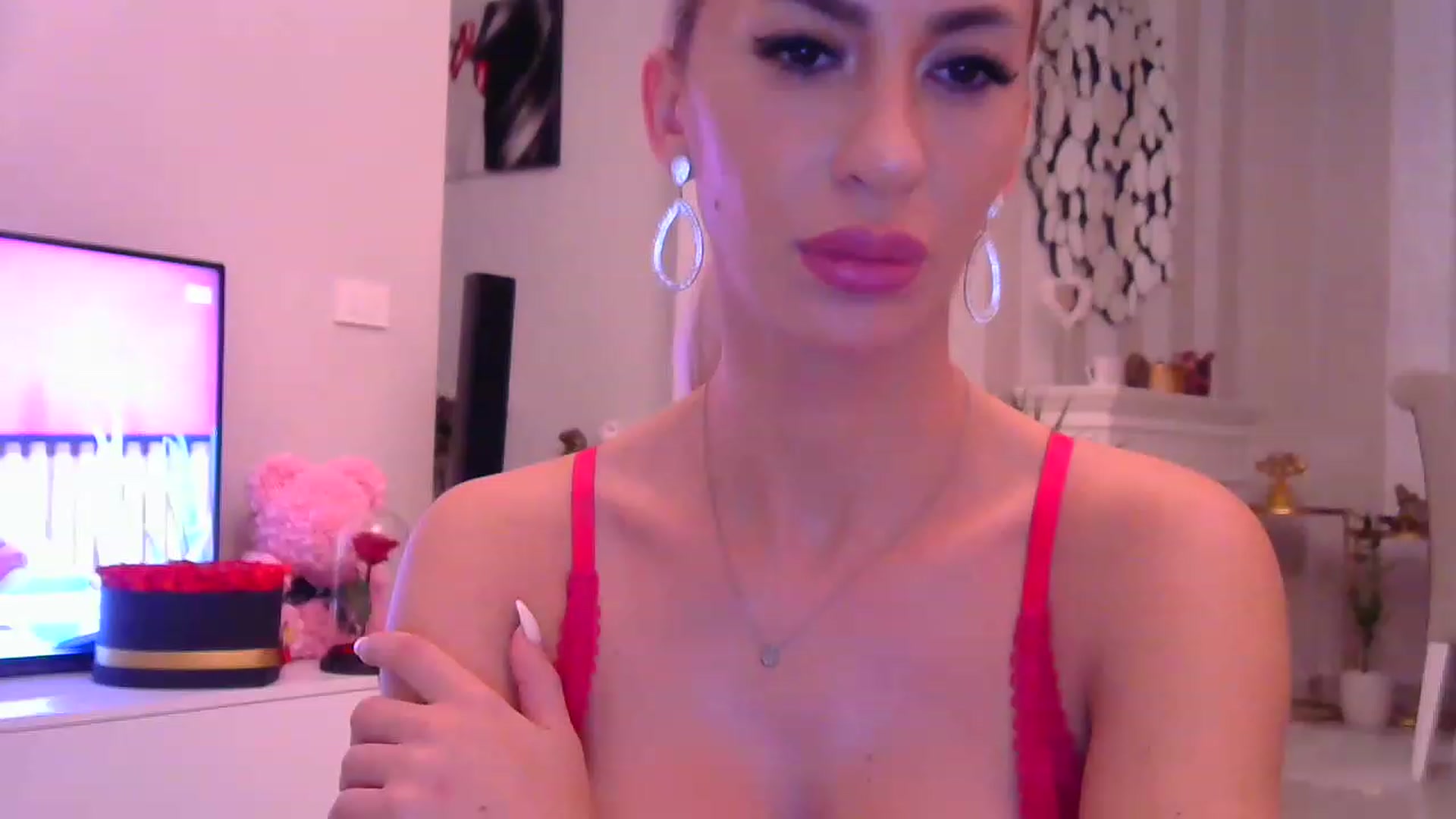 Gallery image thumbnail from Missy_alena's myfreecams stream on, 11/24/2022, 02:34 image 18 of 20