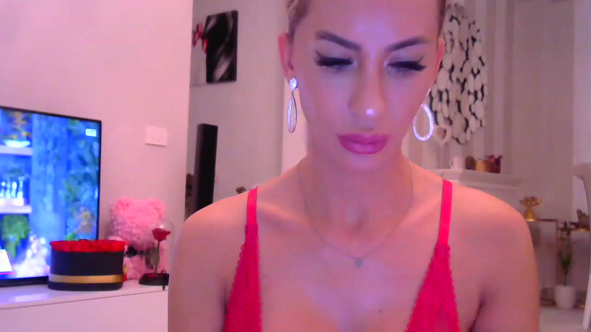 Gallery image thumbnail from Missy_alena's myfreecams stream on, 11/24/2022, 02:34 image 1 of 20