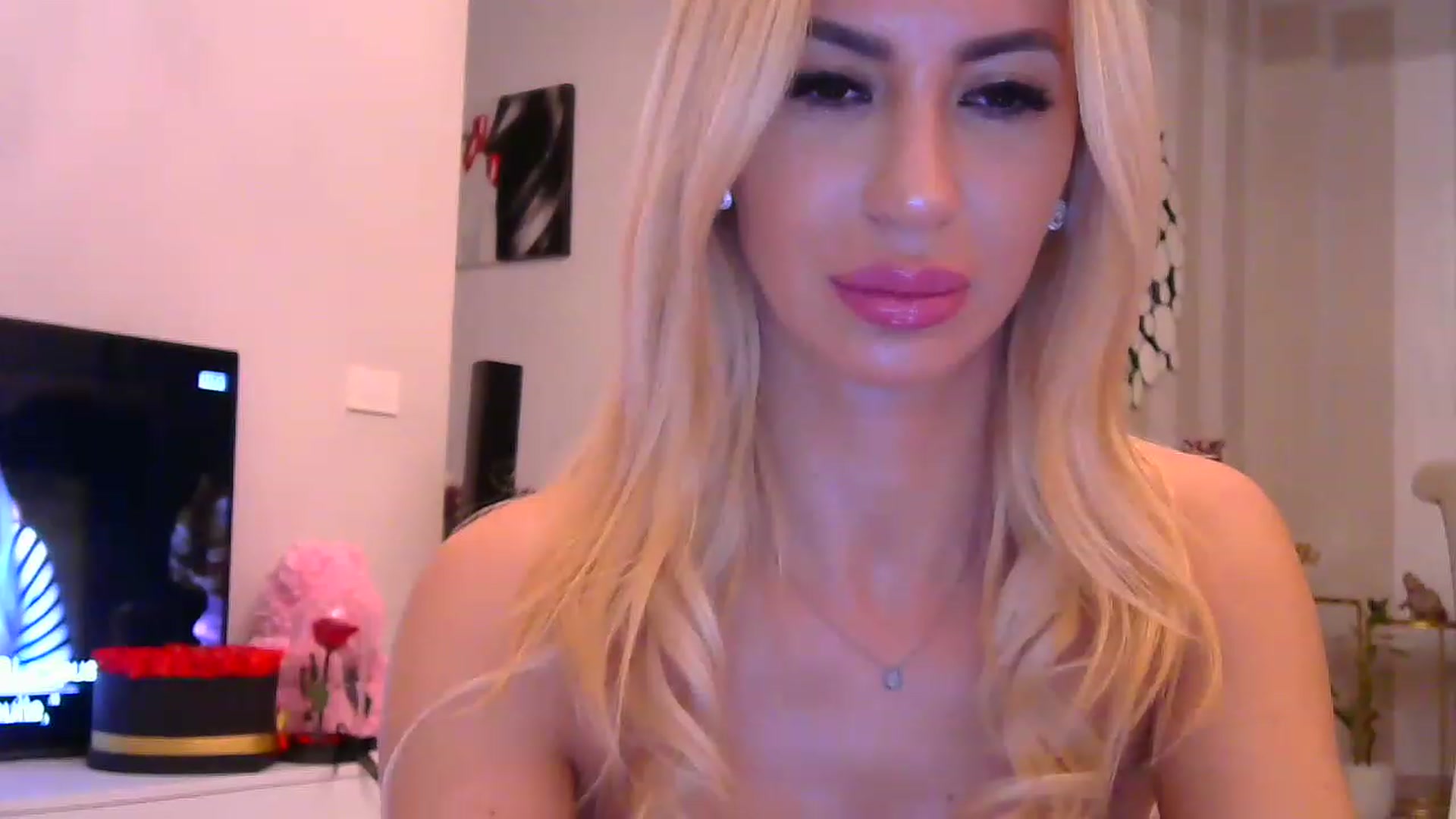Gallery image thumbnail from Missy_alena's myfreecams stream on, 11/24/2022, 23:14 image 19 of 20