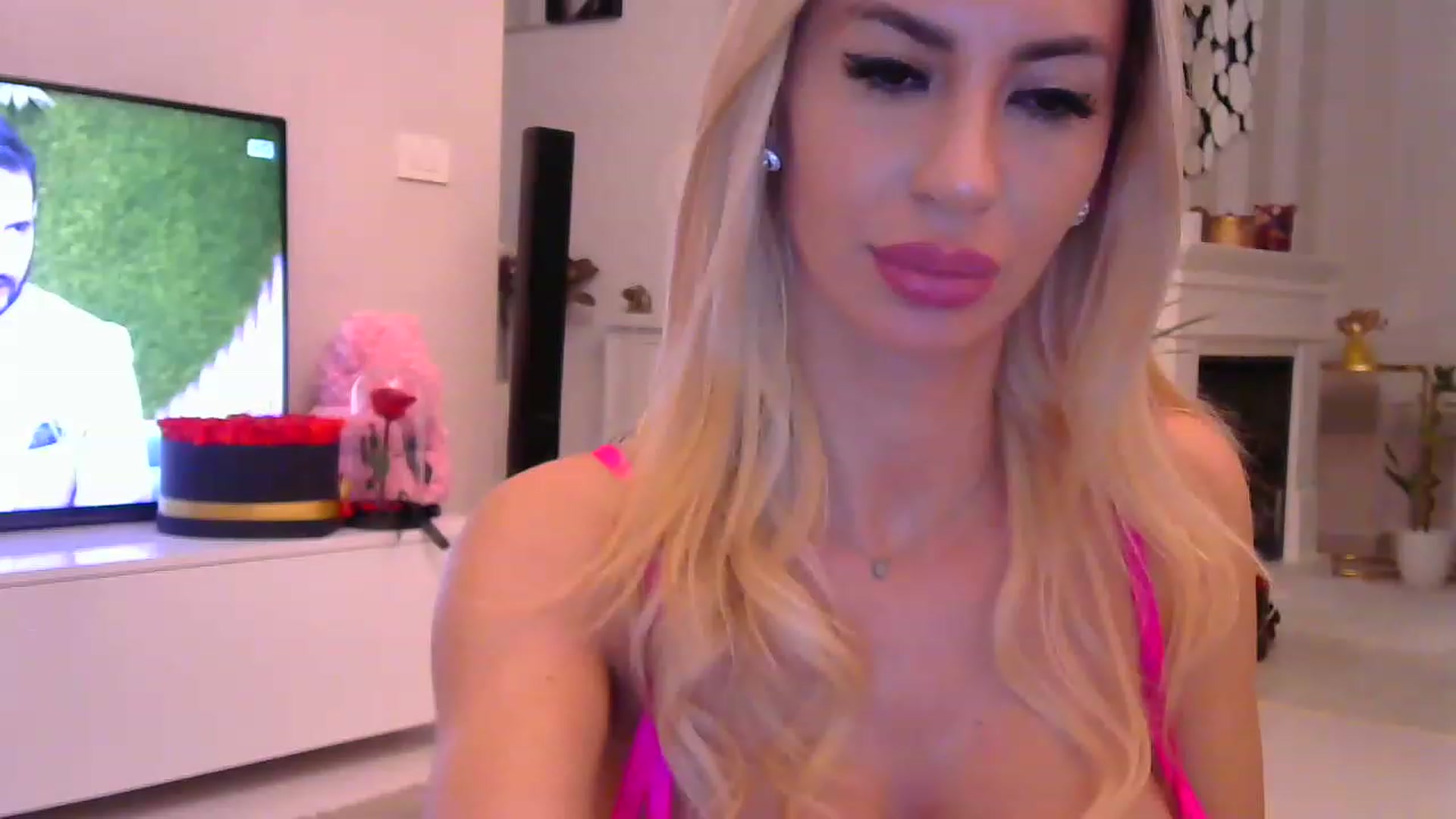 Gallery image thumbnail from Missy_alena's myfreecams stream on, 11/25/2022, 02:40 image 13 of 20