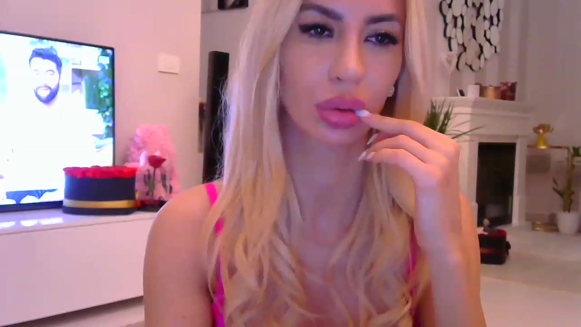 Gallery image thumbnail from Missy_alena's myfreecams stream on, 11/25/2022, 02:40 image 20 of 20
